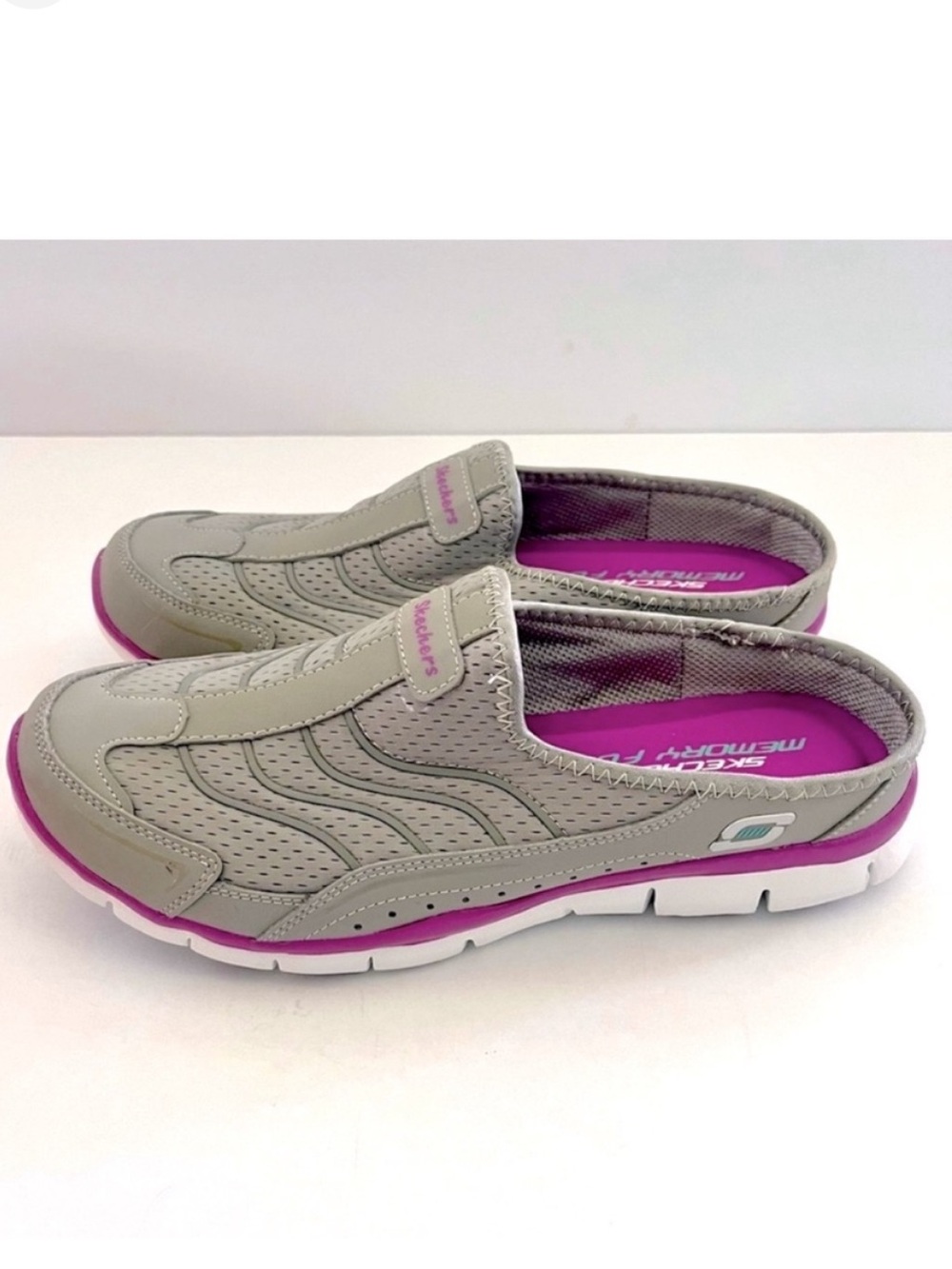 NEW Skechers Women’s Flex Memory Foam Slip-on Shoes
